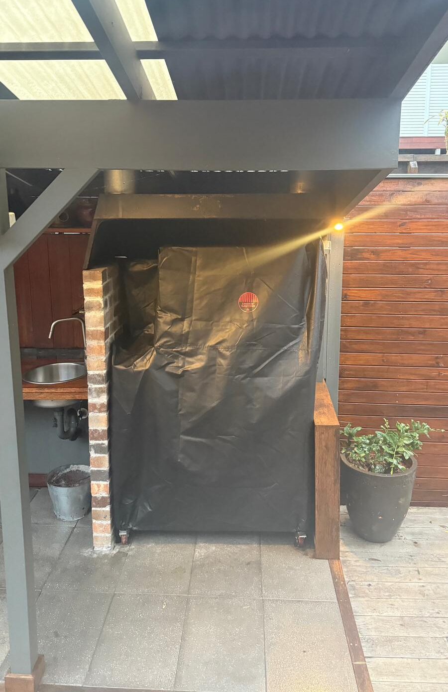 La Parrilla Weather Cover