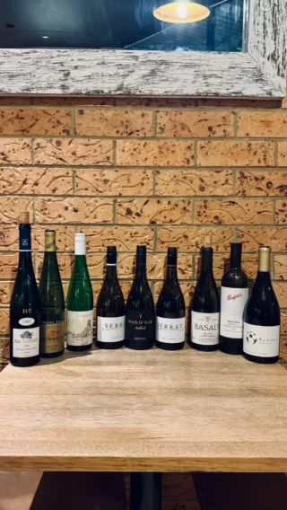 🍷🍶When the guys only bring top shelf wine…

Another brilliant night @jaspers_longjetty 🤤🔥